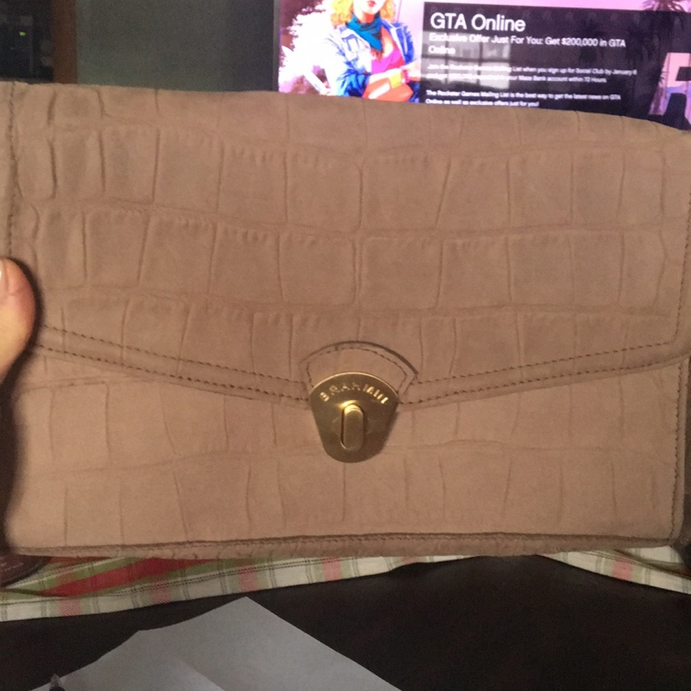 Extra pictures for the tan Brahmin Wristlet